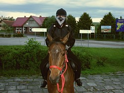 Teoria jeszcze nie ma 24 godzin, na pierwszym spacerze z mamą